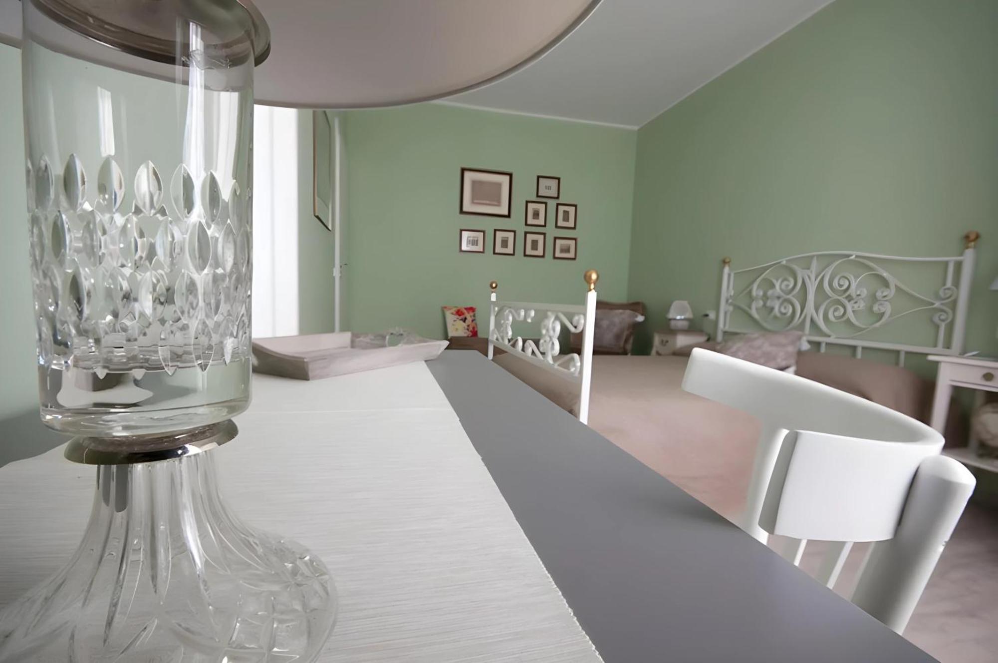Alla Scaletta - Stanze Con Bagno Privato E Wifi A Pochi Passi Dal Duomo ミランドラ エクステリア 写真