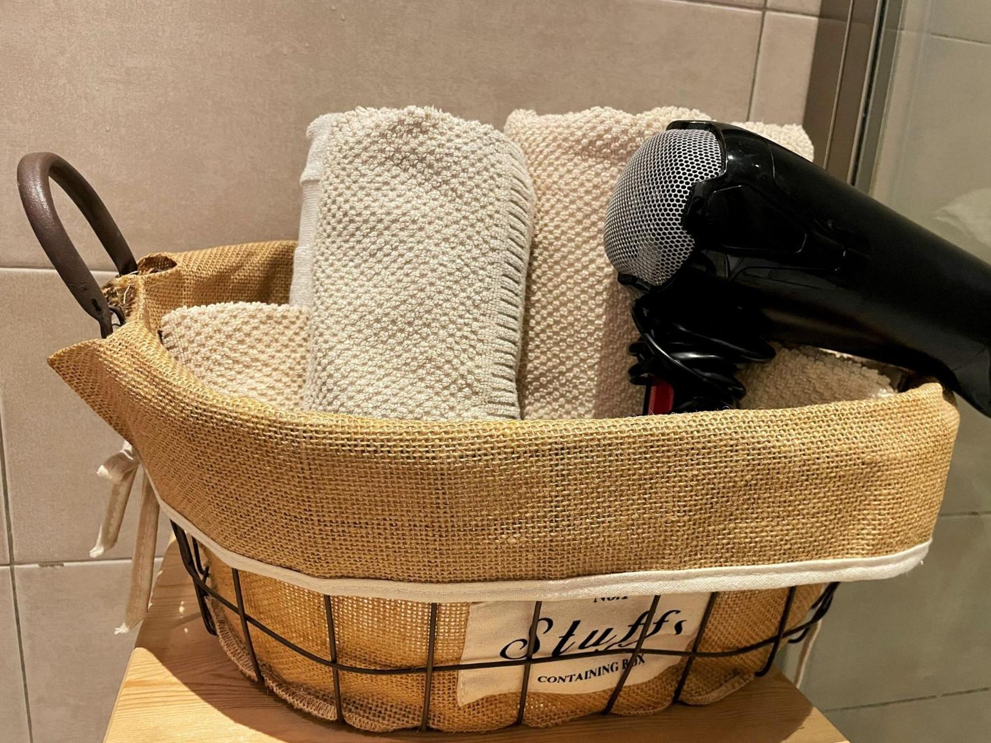 Alla Scaletta - Stanze Con Bagno Privato E Wifi A Pochi Passi Dal Duomo ミランドラ エクステリア 写真
