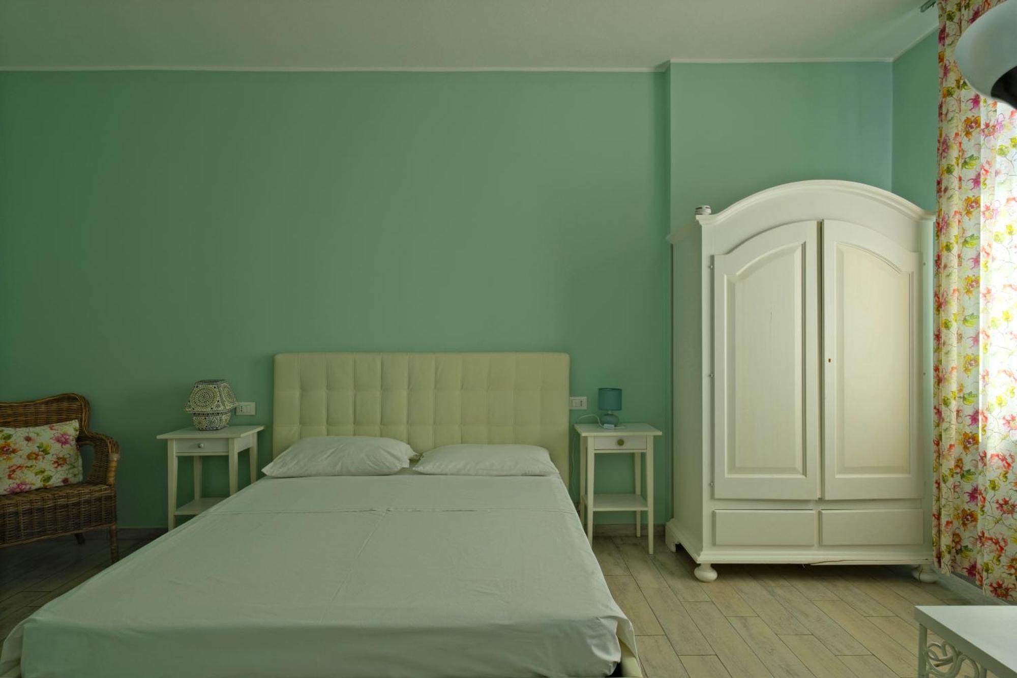 Alla Scaletta - Stanze Con Bagno Privato E Wifi A Pochi Passi Dal Duomo ミランドラ エクステリア 写真