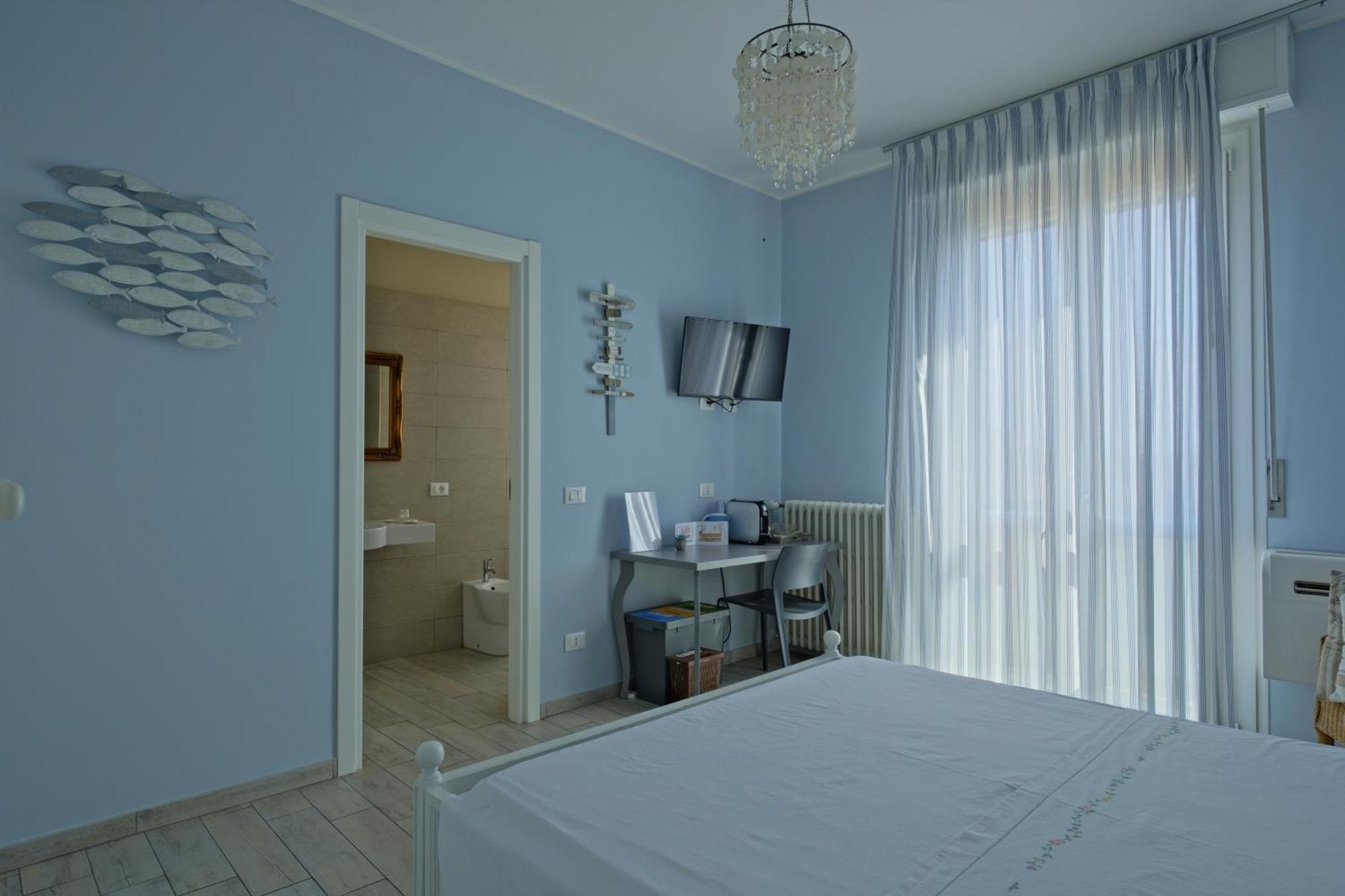 Alla Scaletta - Stanze Con Bagno Privato E Wifi A Pochi Passi Dal Duomo ミランドラ エクステリア 写真