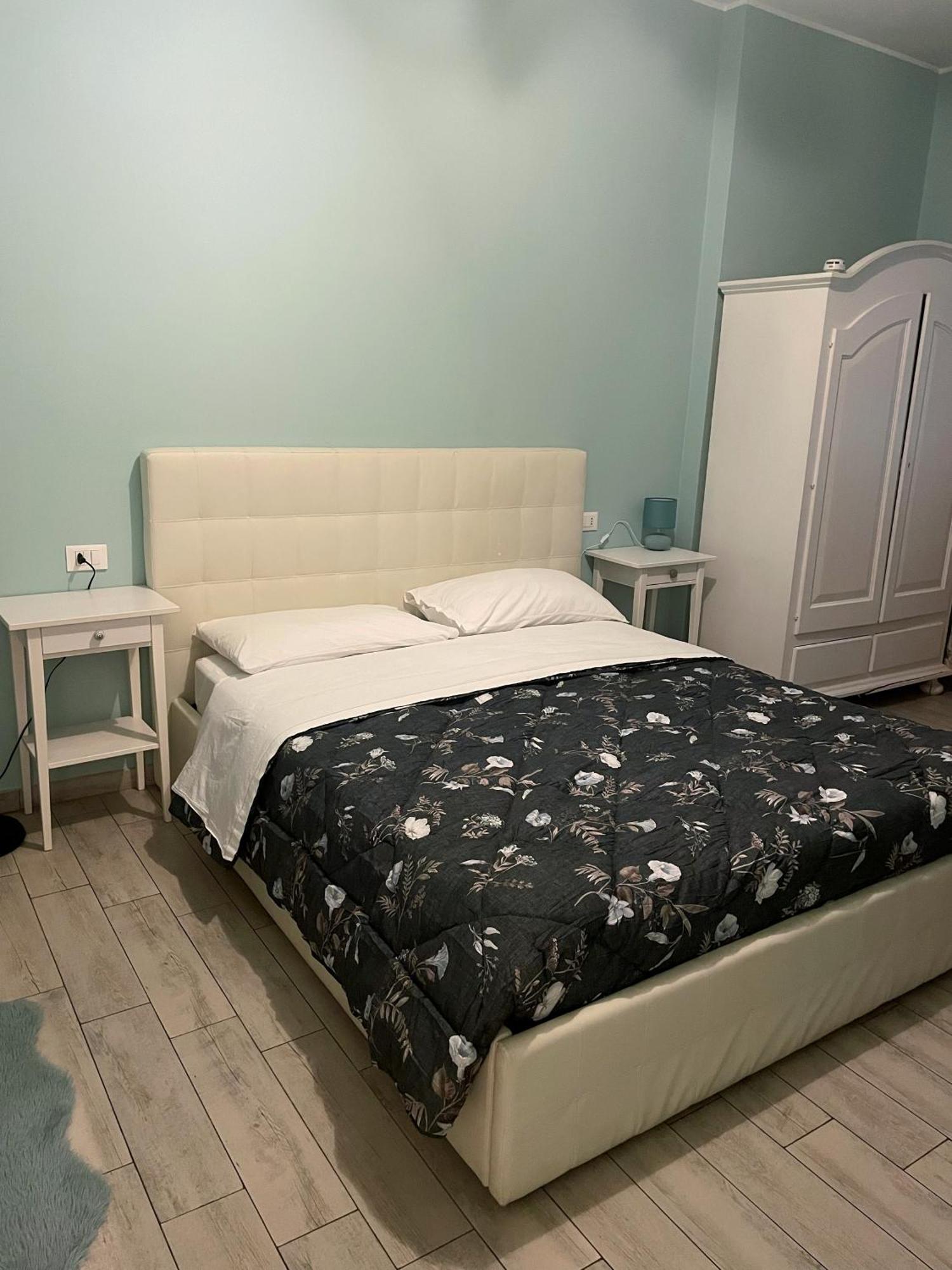 Alla Scaletta - Stanze Con Bagno Privato E Wifi A Pochi Passi Dal Duomo ミランドラ エクステリア 写真